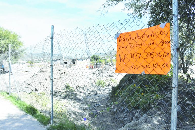 Un “albur” el comercio  en la Calle Amazonas