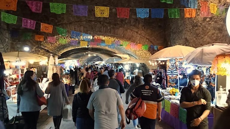 Miles disfrutan “Un Túnel de  tradición”