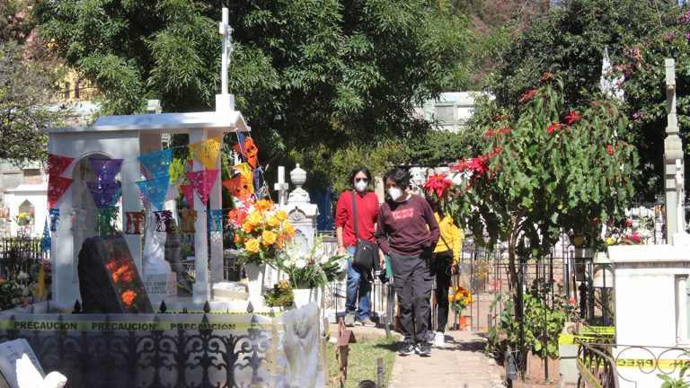 Avivan la muerte