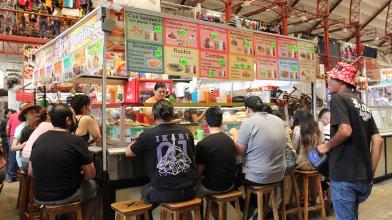 Se esfuerzan por mantener precios de productos básicos Se esfuerzan por mantener precios de productos básicos