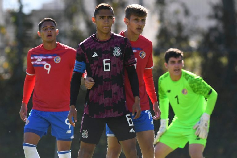 Ambriz va firme en la Sub-20