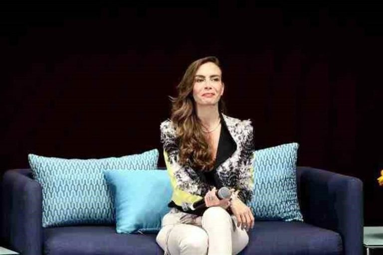 Acusa Sasha Sokol abuso del productor Luis de Llano