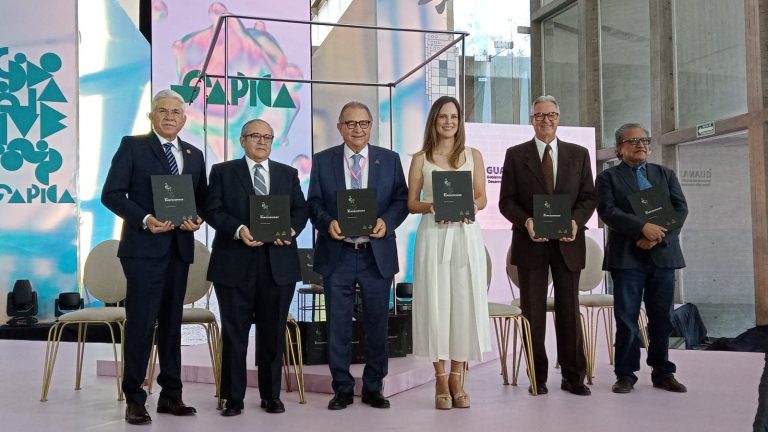 Llevan a los San Crispín a Libro