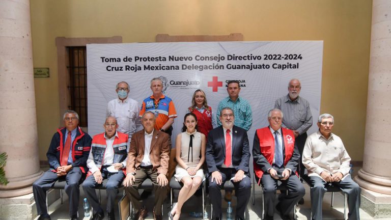 Rinde protesta nuevo consejo de la Cruz Roja