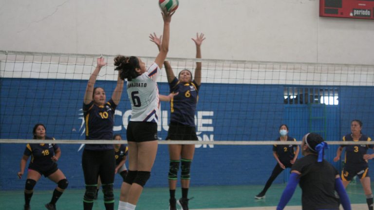 Golden Leonesa gana en tres sets