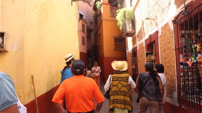 Nadie cede en el callejón del Beso