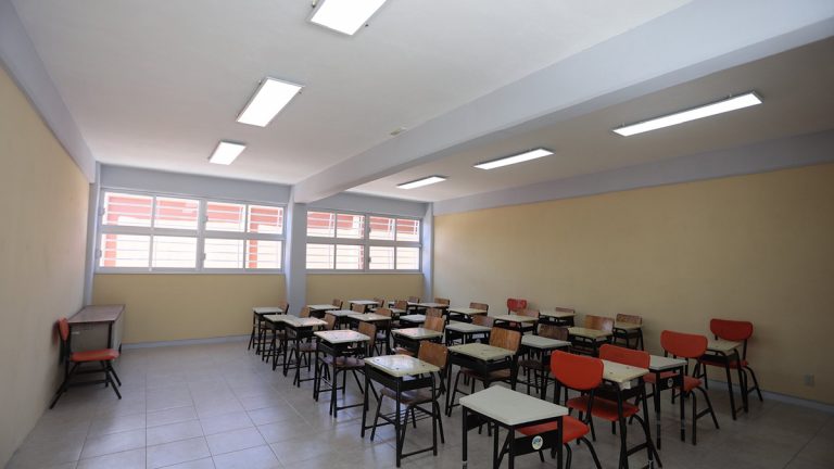 La maestra Cony festeja su segundo día del maestro
