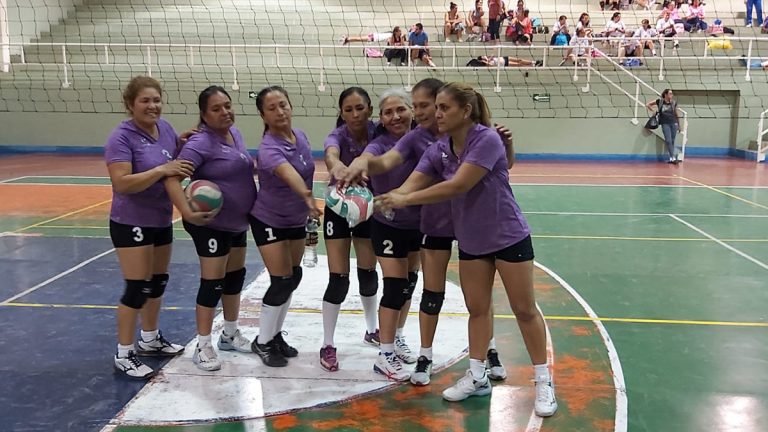 Brillan leonesas en torneo Estatal