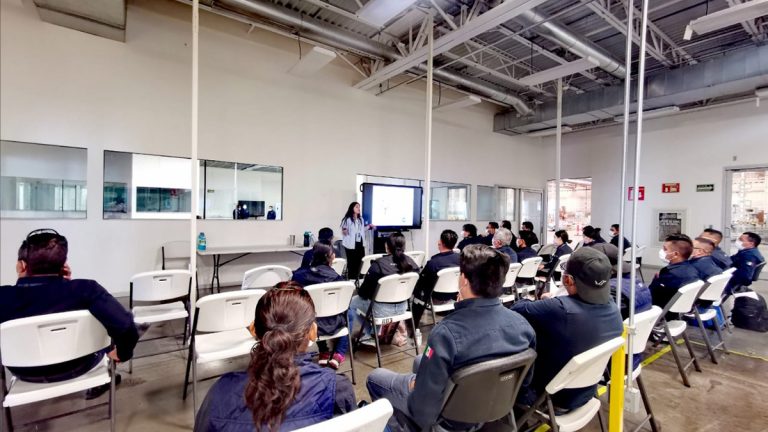 Capacitan a empresas para elevar su productividad