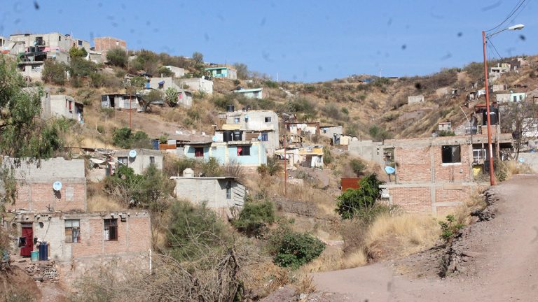 Aseguran que acuden falsos funcionarios municipales