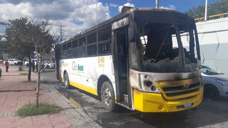 Se incendia camión del SIT Se incendia camión del SIT