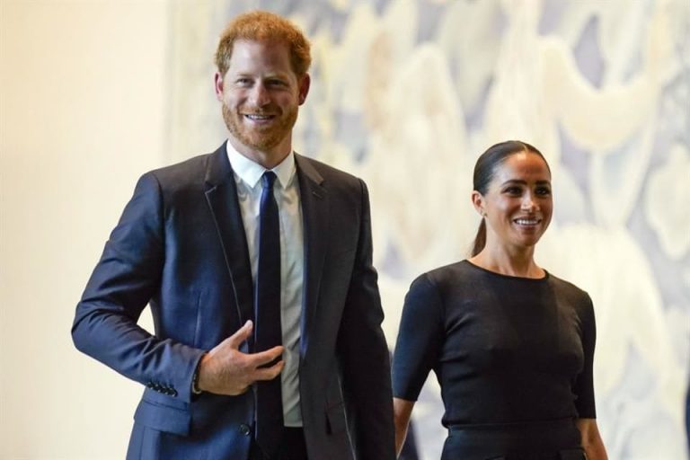 Viajan Enrique y Meghan a Escocia para estar con la Reina