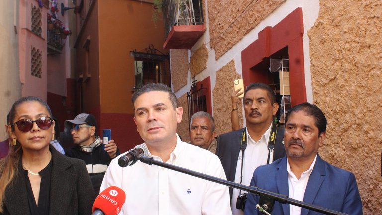 Reabren el ‘Callejón del Beso’