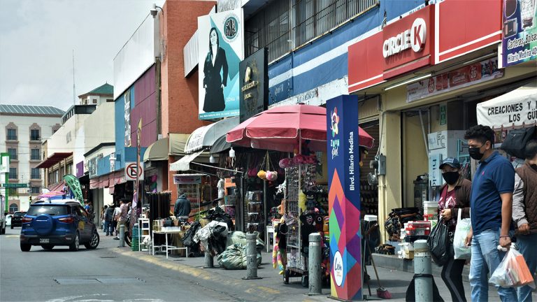 Busca autoridad ordenar el comercio en la Zona Piel