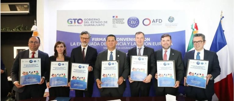 Firman plan Francia y Guanajuato