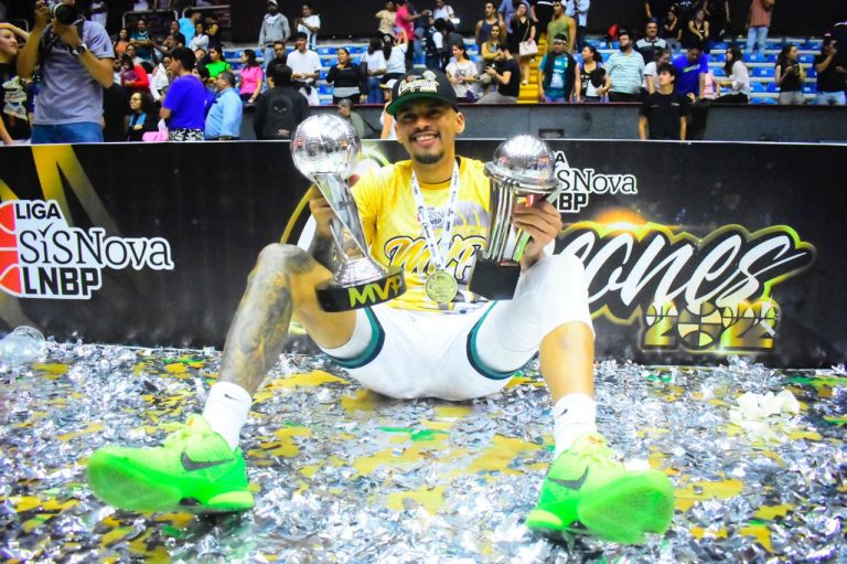 Smith, MVP del torneo, pensó en retirarse