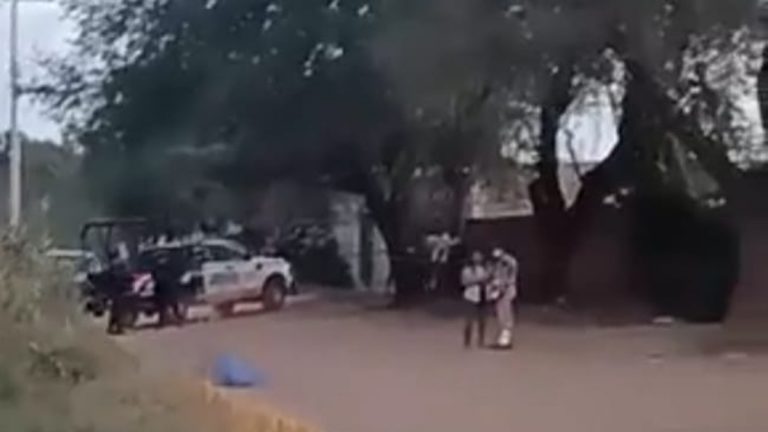 Lo asesinaron con arma blanca Lo asesinaron con arma blanca