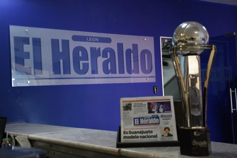 Trofeo de la LNBP estuvo en El Heraldo