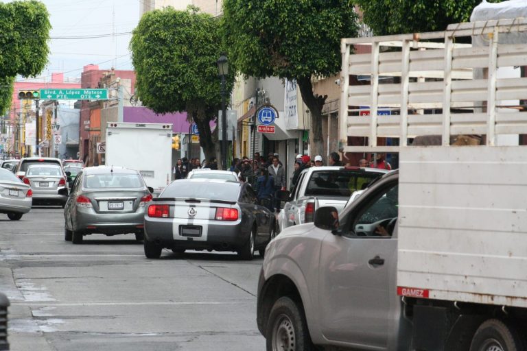 Transporte público tarda en pasar Transporte público tarda en pasar