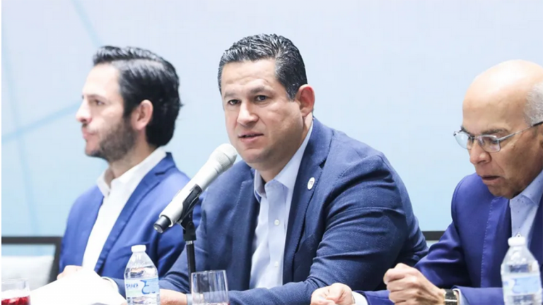 Espera Diego más de una clínica del IMSS Espera Diego más de una clínica del IMSS