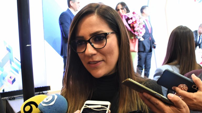 Celebra trabajo en equipo