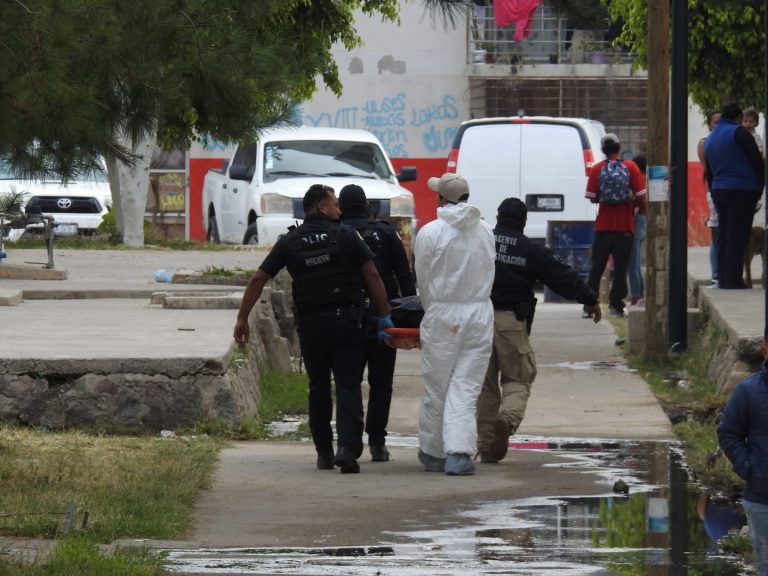 Asesinan a hombre al interior de su departamento