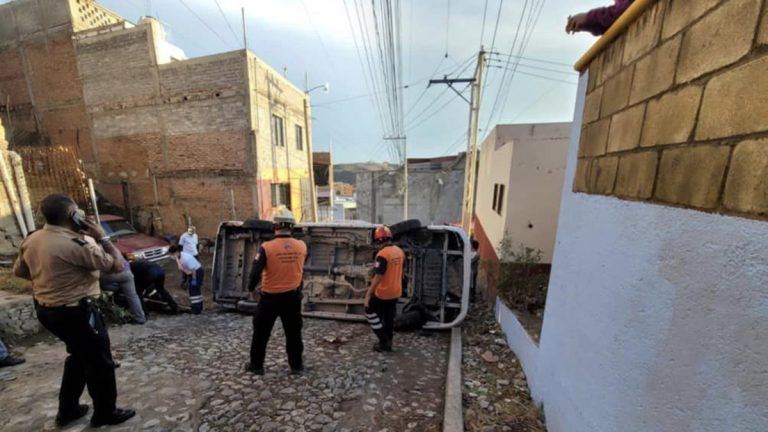 Se volcó en el callejón Se volcó en el callejón