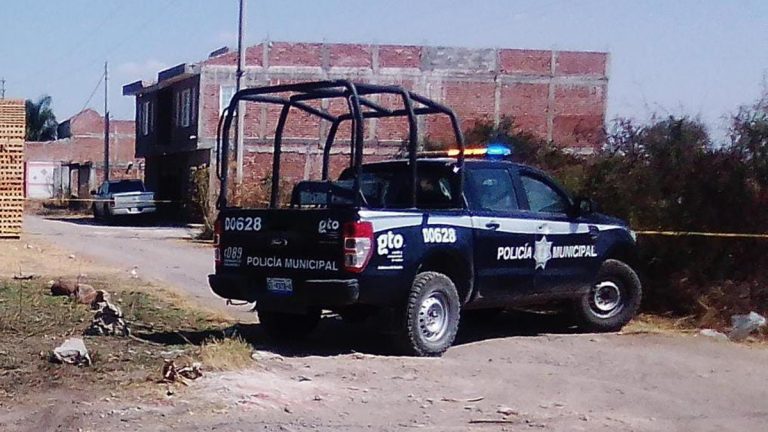 Acribillan a familia dentro de su hogar
