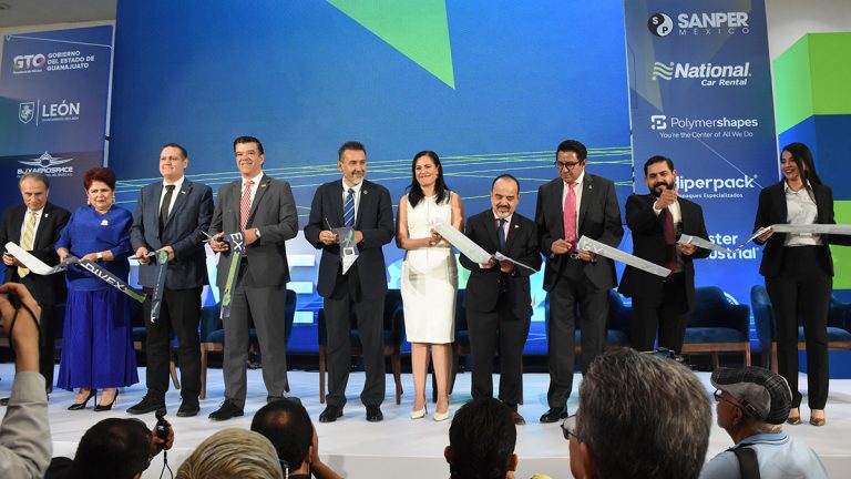 Alcaldesa dio la bienvenida a  los participantes de DIVEX