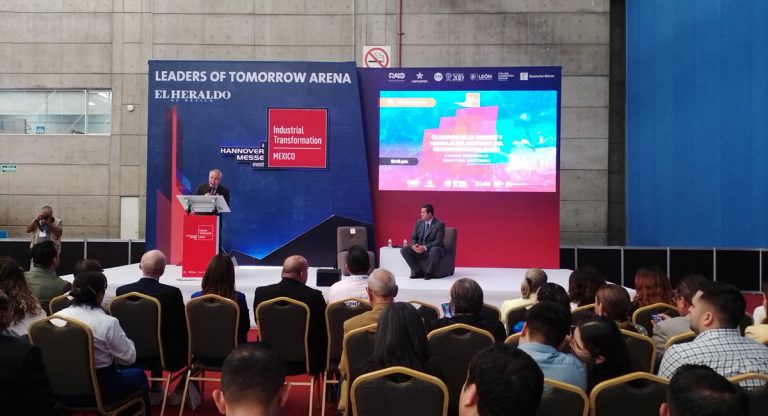 Clausura Gobernador cumbre de desarrollo