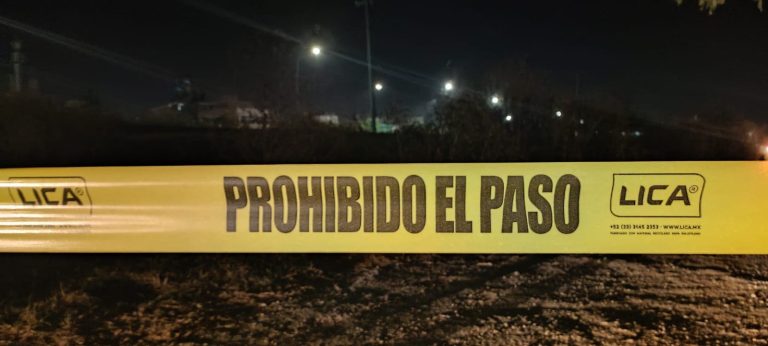 Dejan a dos sobre el camino