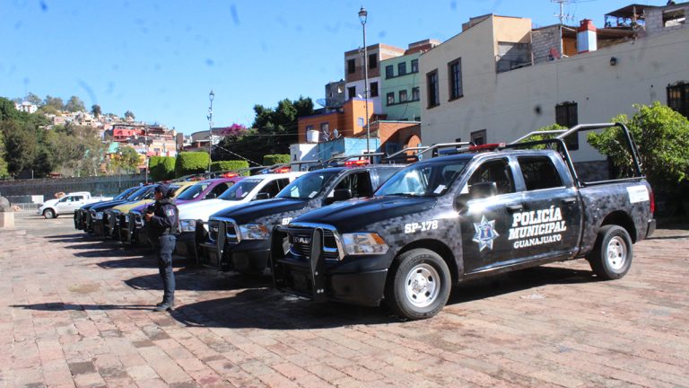 Despiden a tres preventivos