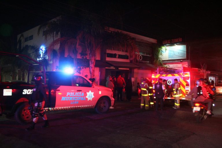 Incendian boutique después de intento de asalto