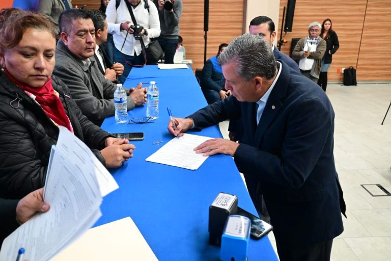 Registra Márquez intención al Senado