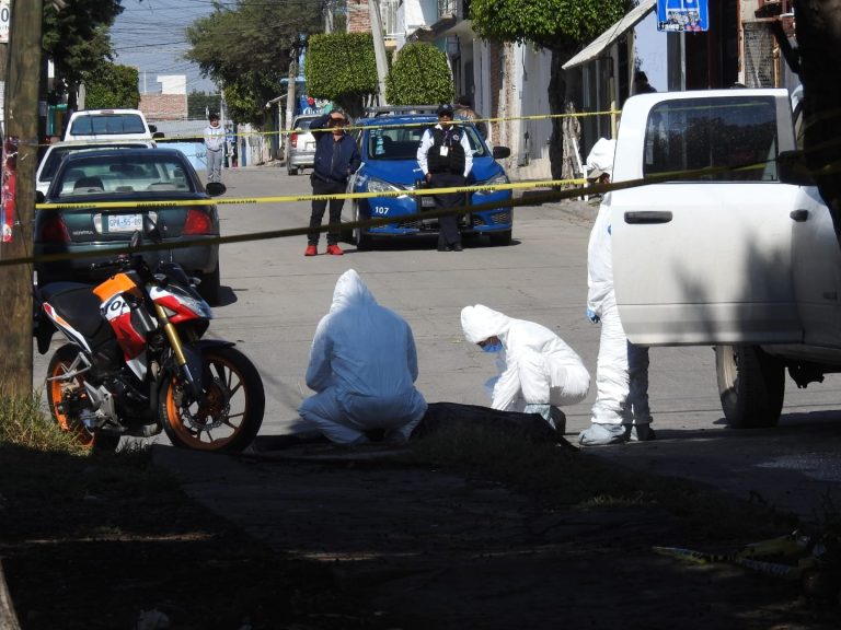 Motociclista muere tras accidente