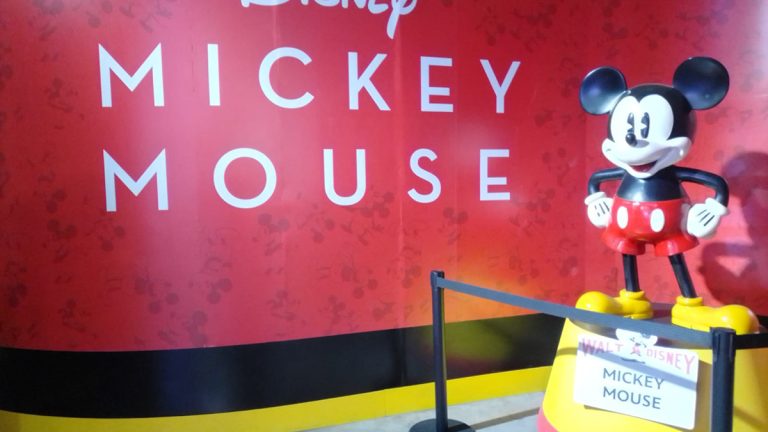 Pasado y presente de Mickey  Mouse en la Feria de León