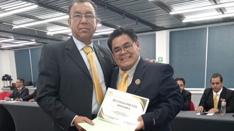 Queda Ocampo en mesa directiva del Comexam