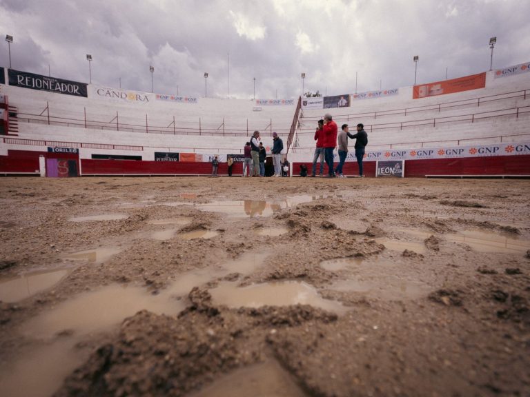 Posponen corrida