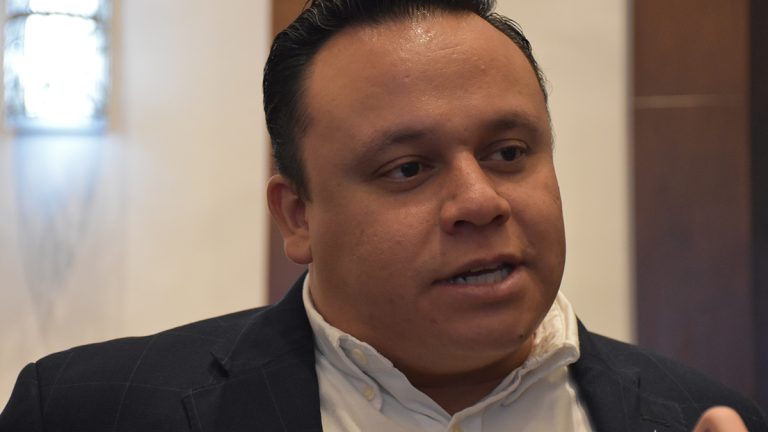 Deja el cargo y suma con el proyecto de Libia Deja el cargo y suma con el proyecto de Libia