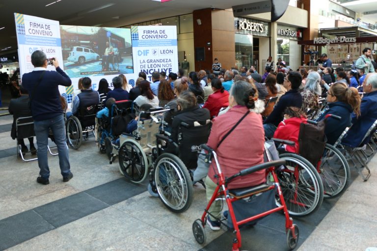 Comienzan brigadas para generar conciencia para respetar los cajones azules