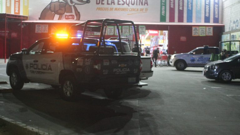 Iban decididos y hasta la moto se les olvidó