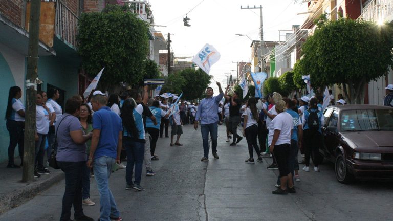 Se encuentra Ale con militancia en Chapalita
