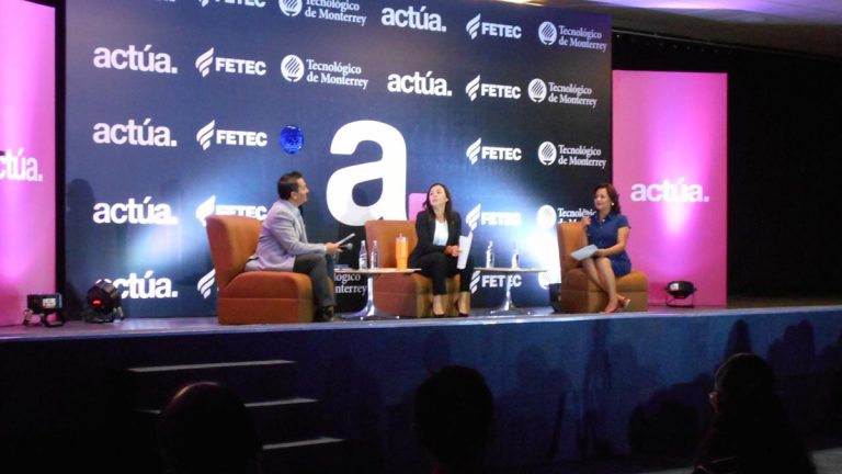 Candidatas exponen sus propuestas ante estudiantes