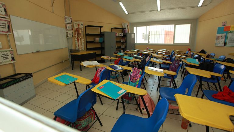 ‘Si no va a la escuela, o trabajo o lo cuido’
