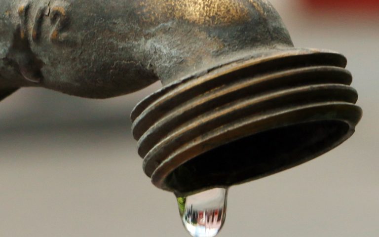 Llama a tomar conciencia y cuidar el agua