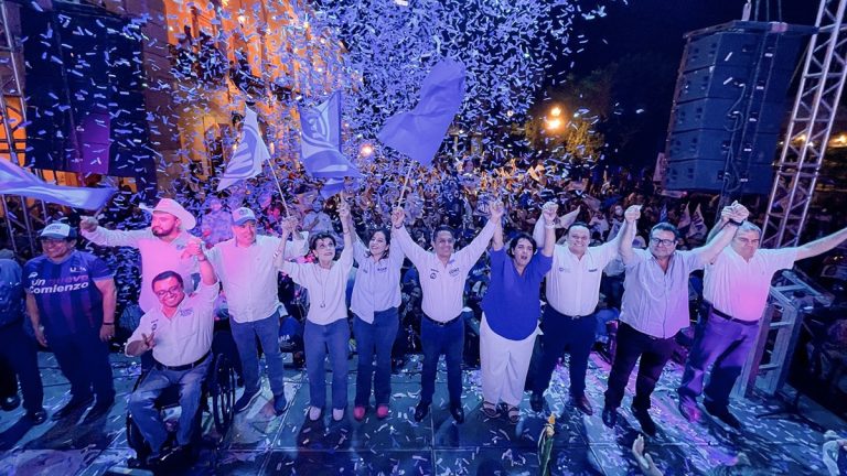 Cierran campaña con música y aplausos Cierran campaña con música y aplausos