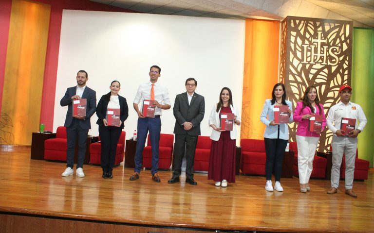 Candidatos exponen sus propuestas a estudiantes