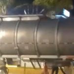 SE LES CHORREÓ LA MANGUERA (1)