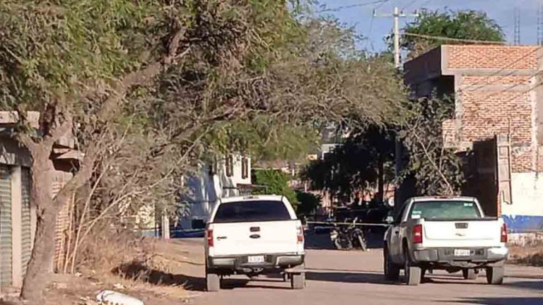 Hallan hombre muerto y violentado