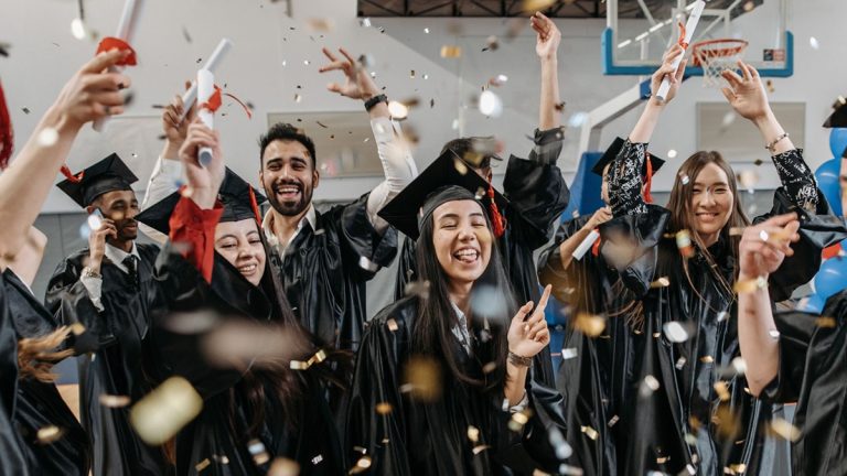 Recomienda Profeco algunos puntos para celebrar graduaciones académicas